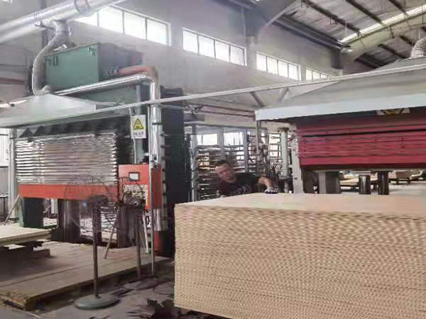 香港福江南板材,福江南木業(yè),香杉木生態(tài)板銷(xiāo)售,桐木生態(tài)板銷(xiāo)售,常德市福瑞江南建材貿(mào)易有限公司